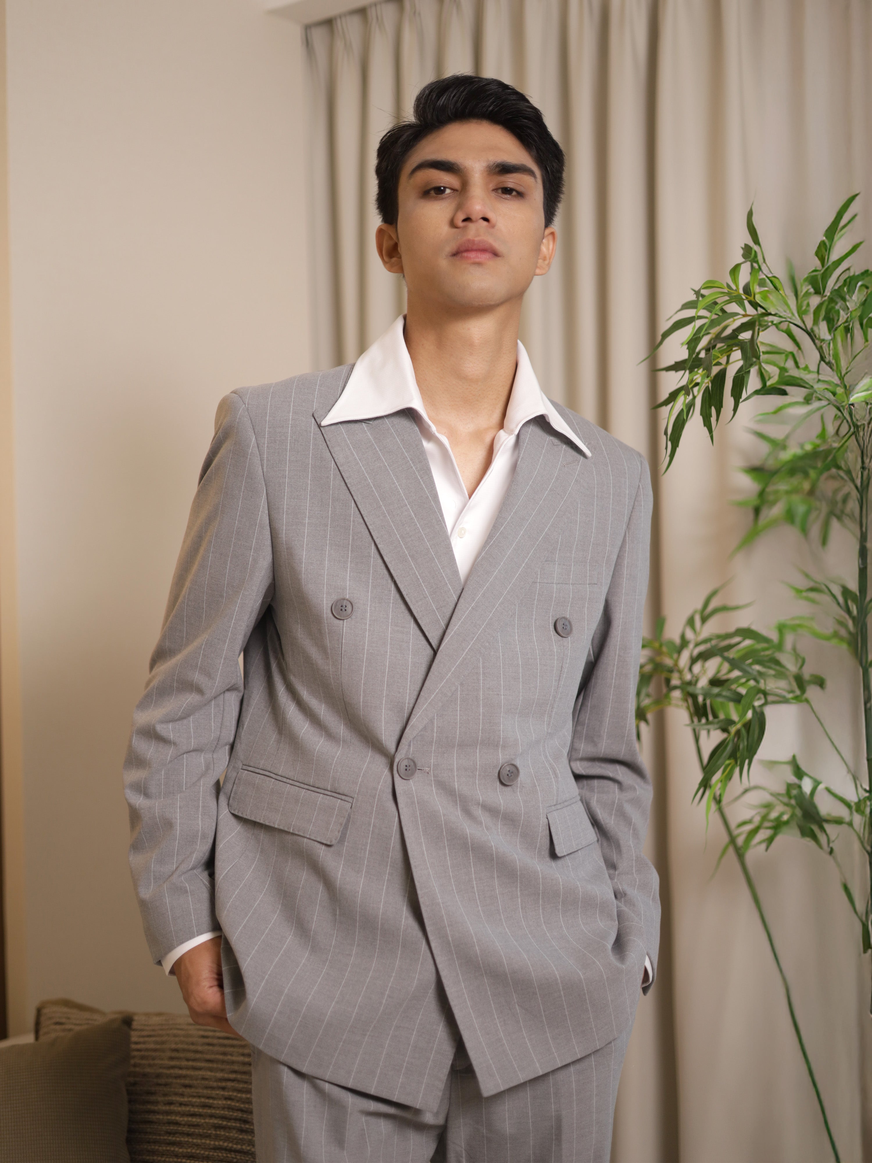 Neapolitan Pinstripe Minimal Double Breasted Suit in Light Grey