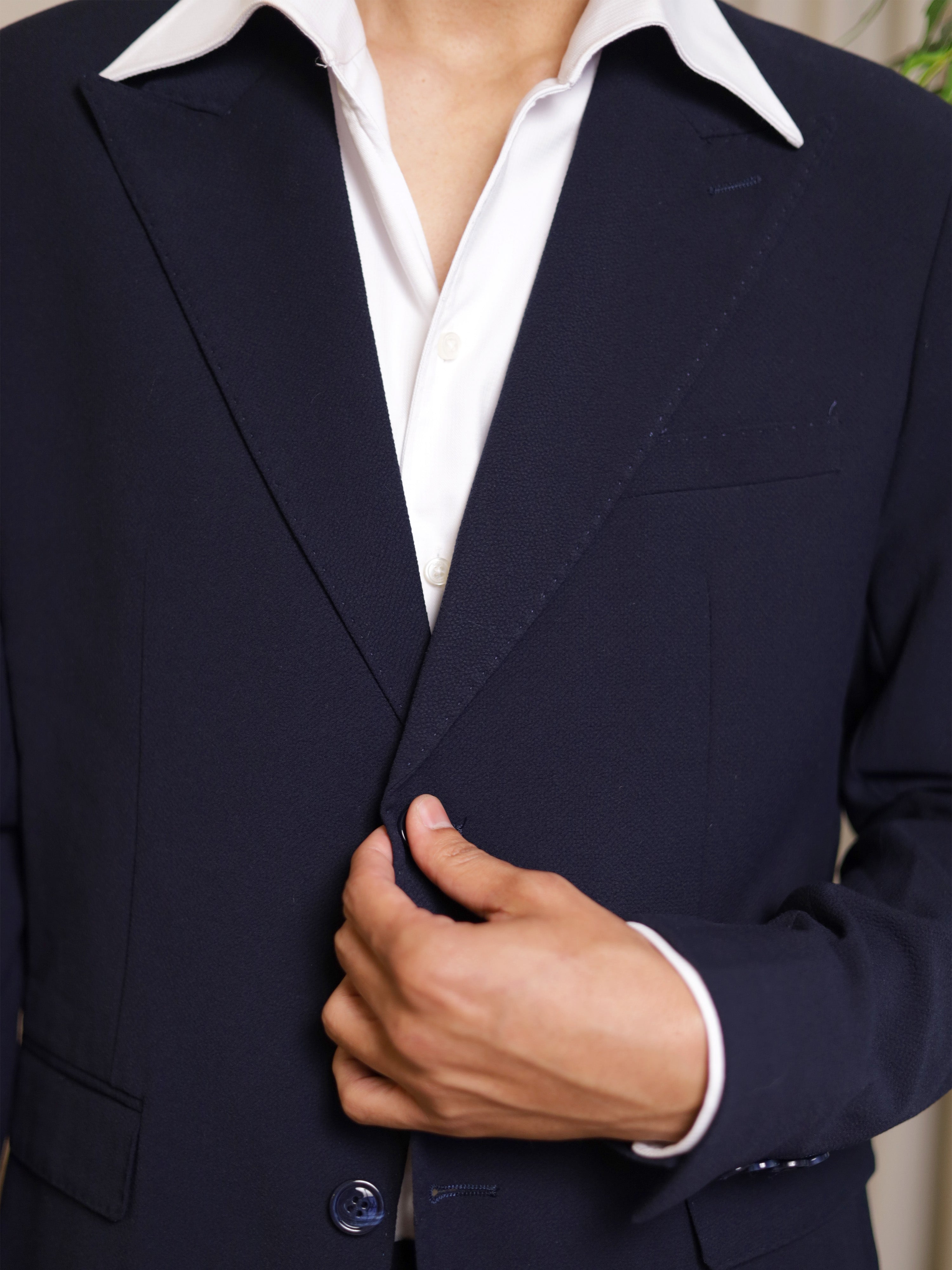 Neapolitan Peak Lapel Suit in Dark Blue
