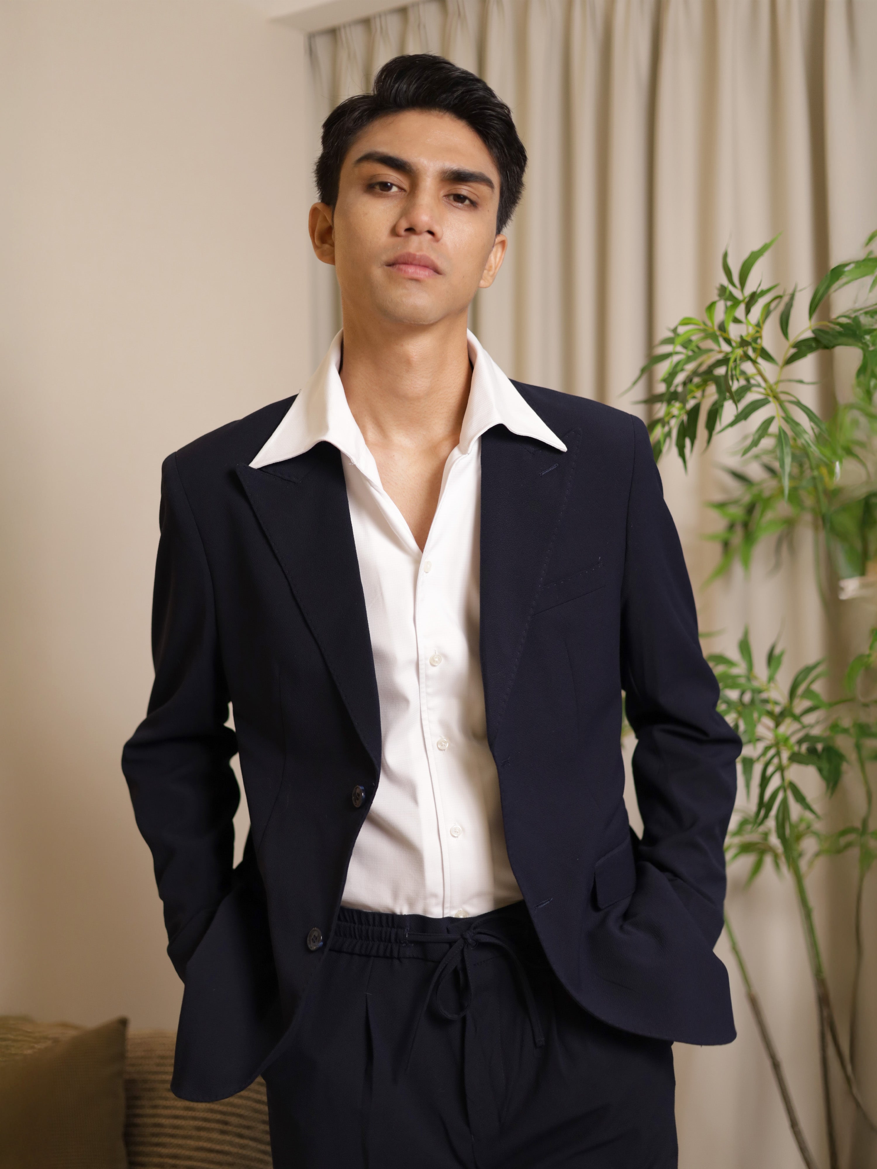 Neapolitan Peak Lapel Suit in Dark Blue