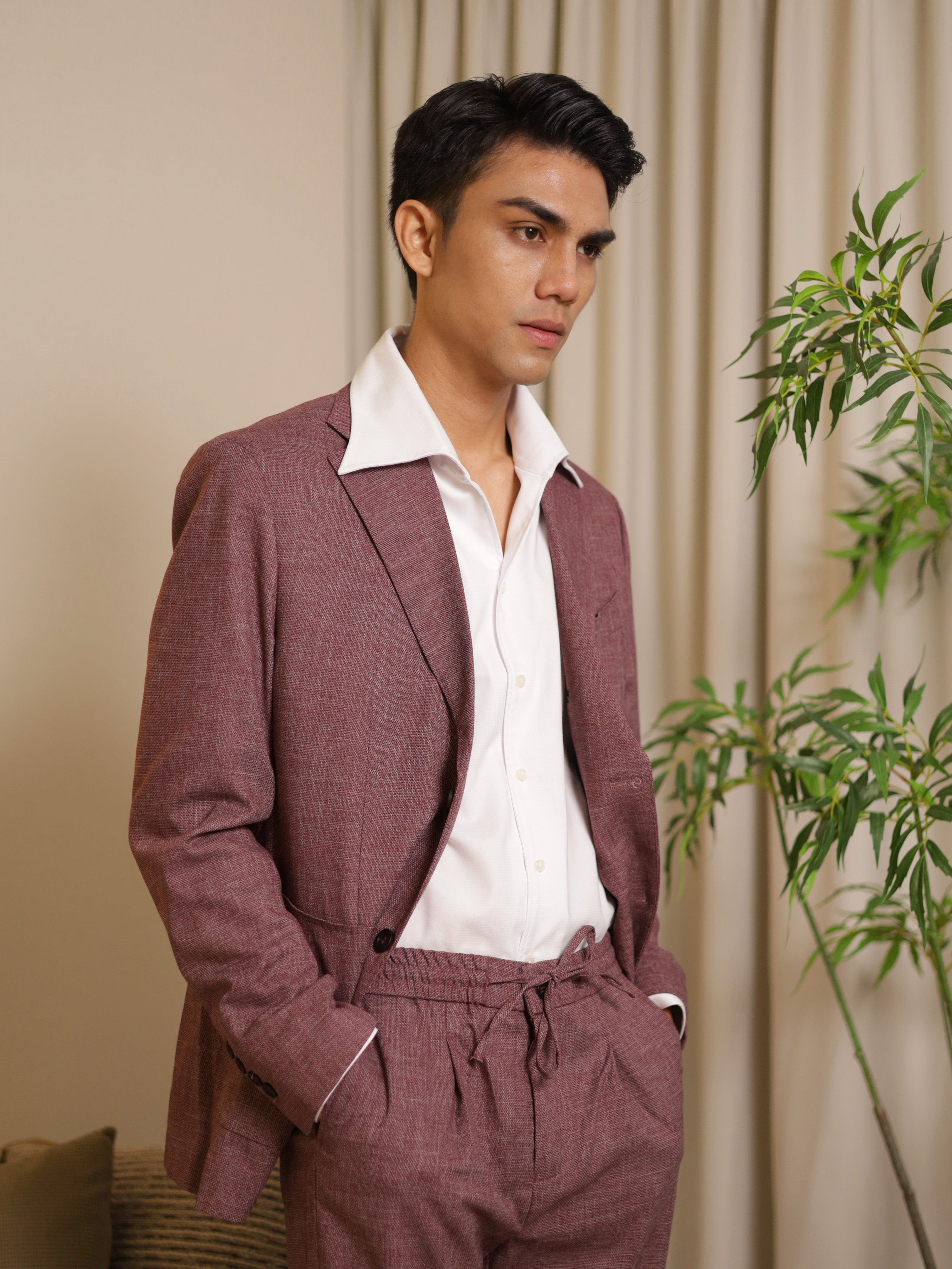 Neapolitan Notch Lapel Suit in burgundy