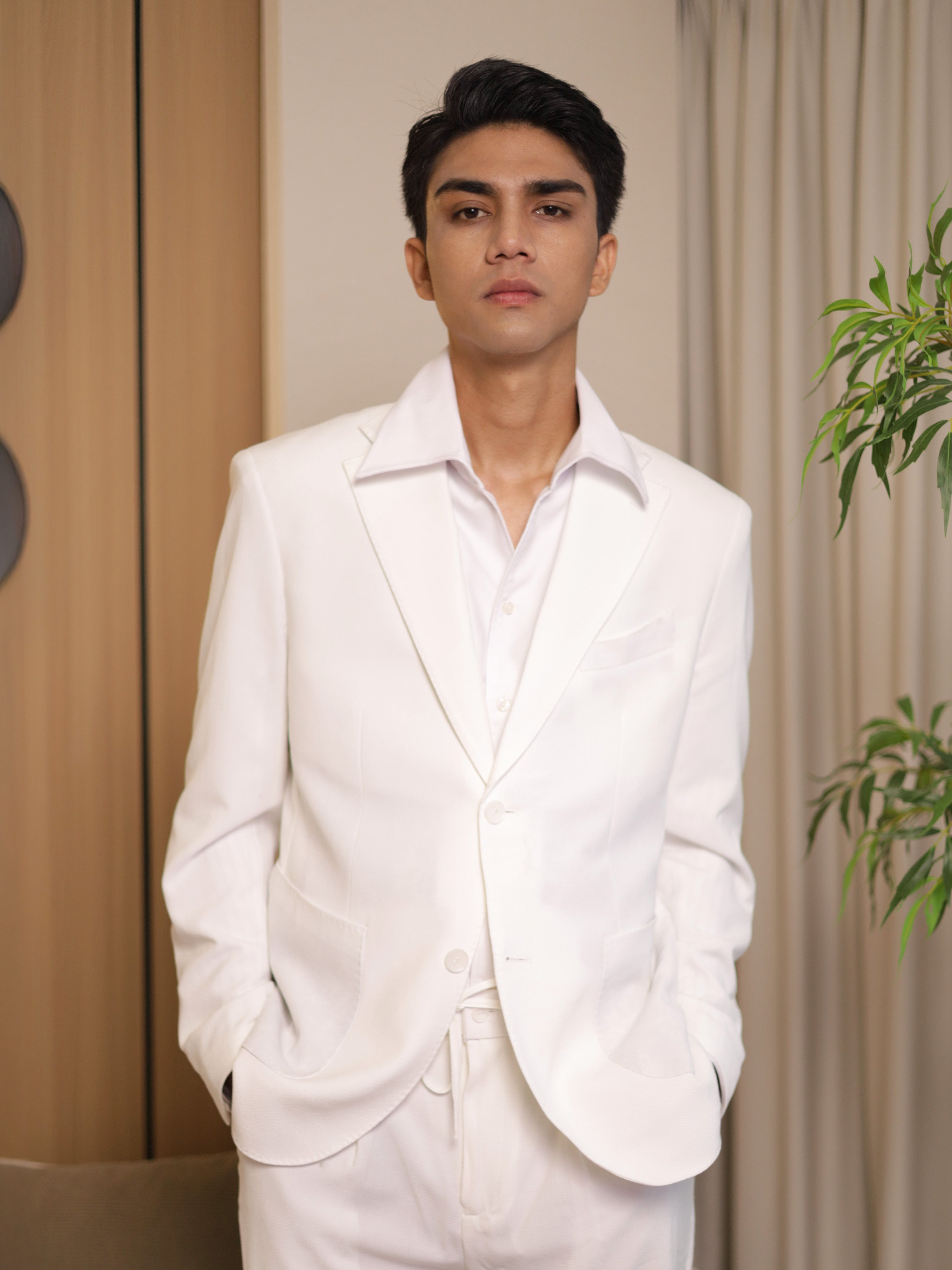 Neapolitan Notch Lapel Suit in White