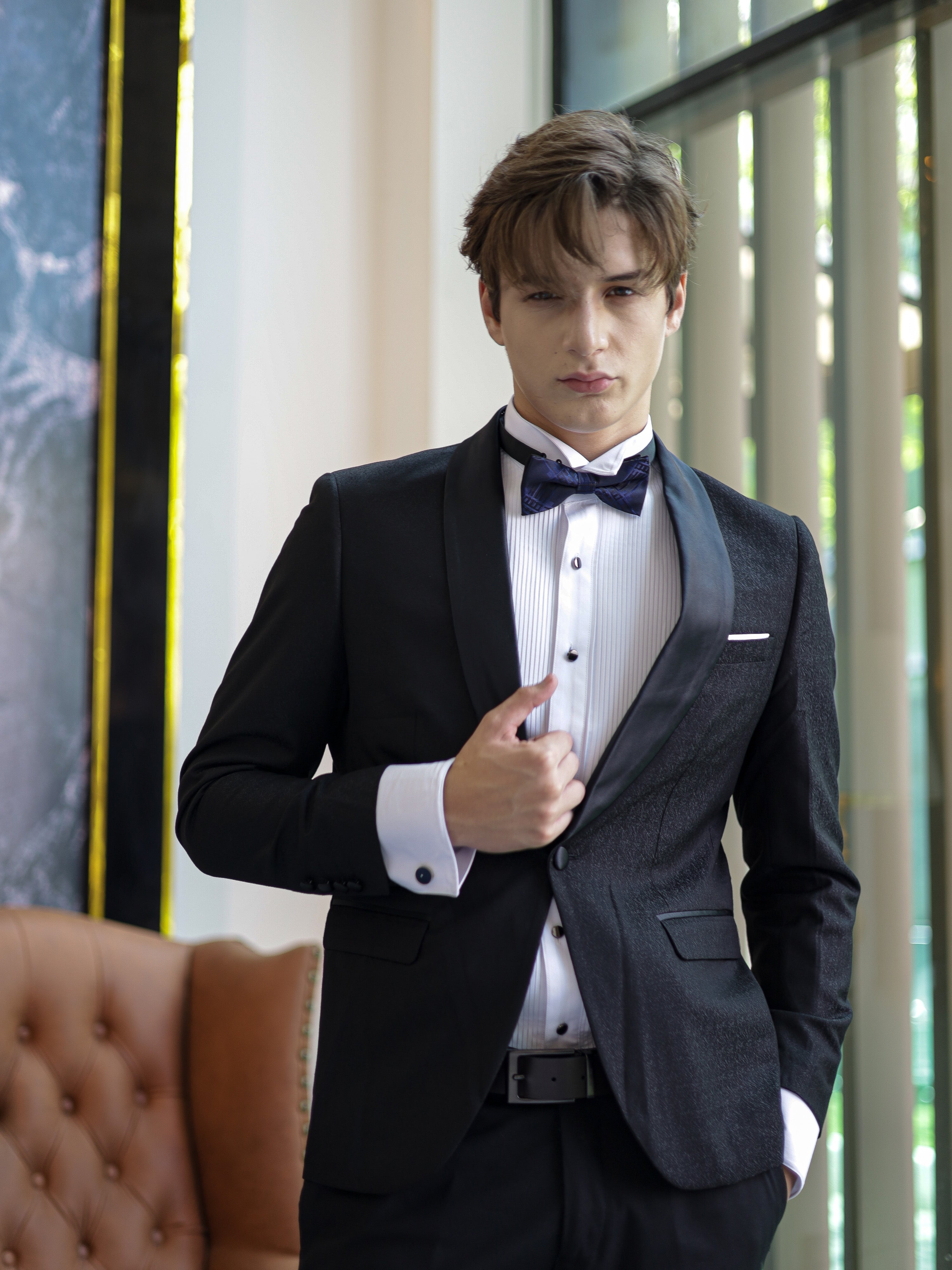Single-Breasted Shawl Lapel Tuxedo Suit in Black