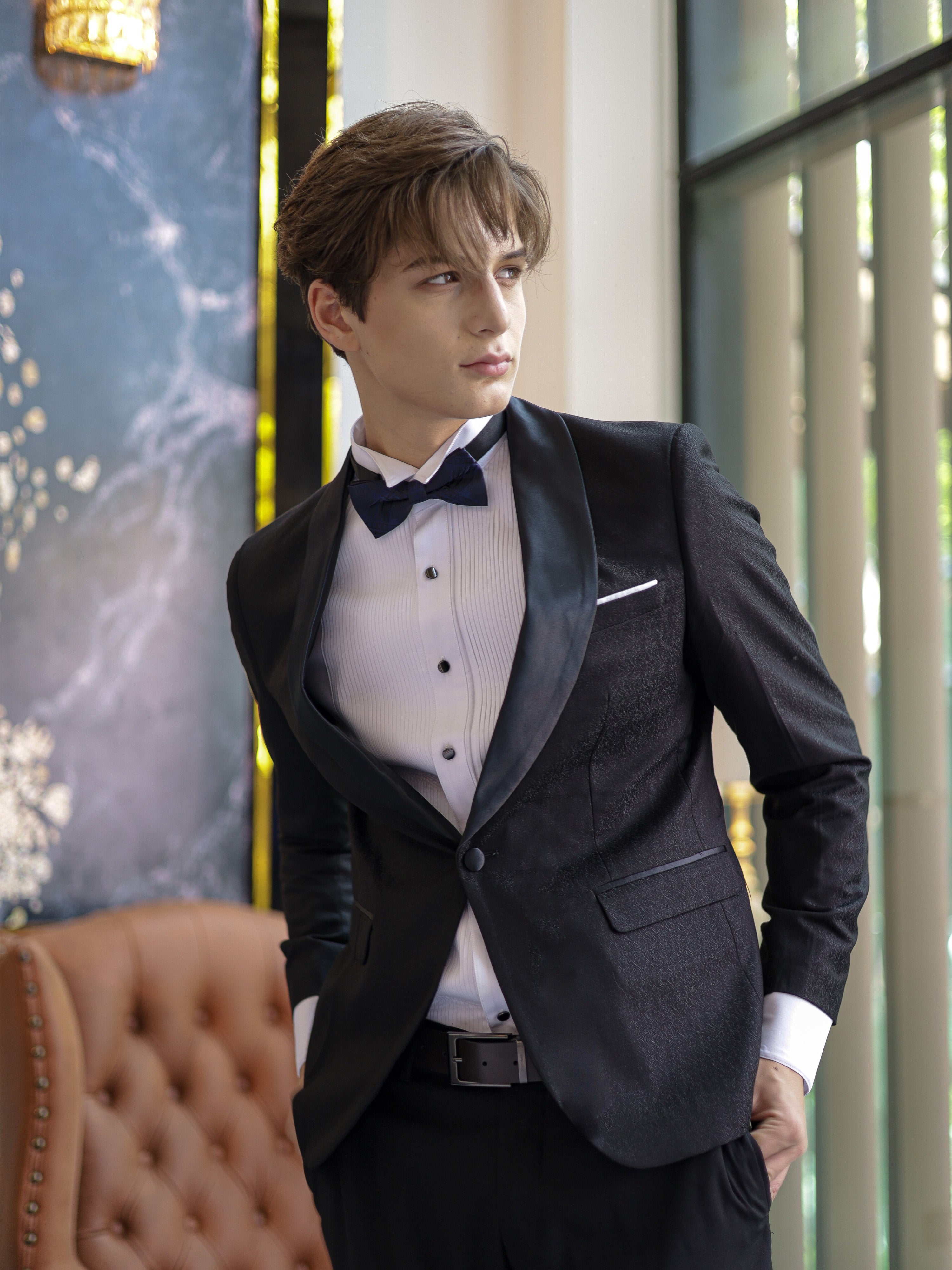Single-Breasted Shawl Lapel Tuxedo Suit in Black