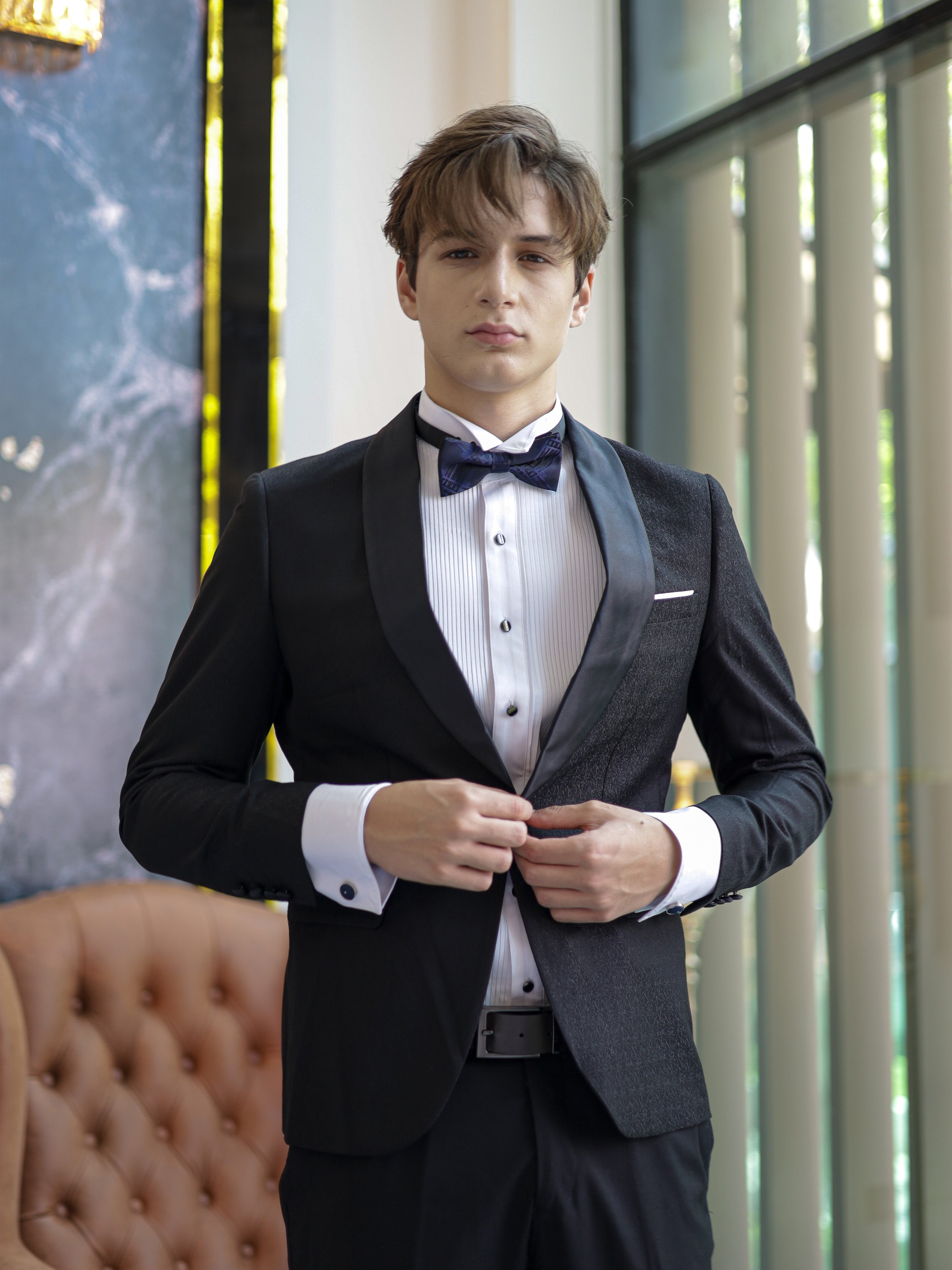 Single-Breasted Shawl Lapel Tuxedo Suit in Black