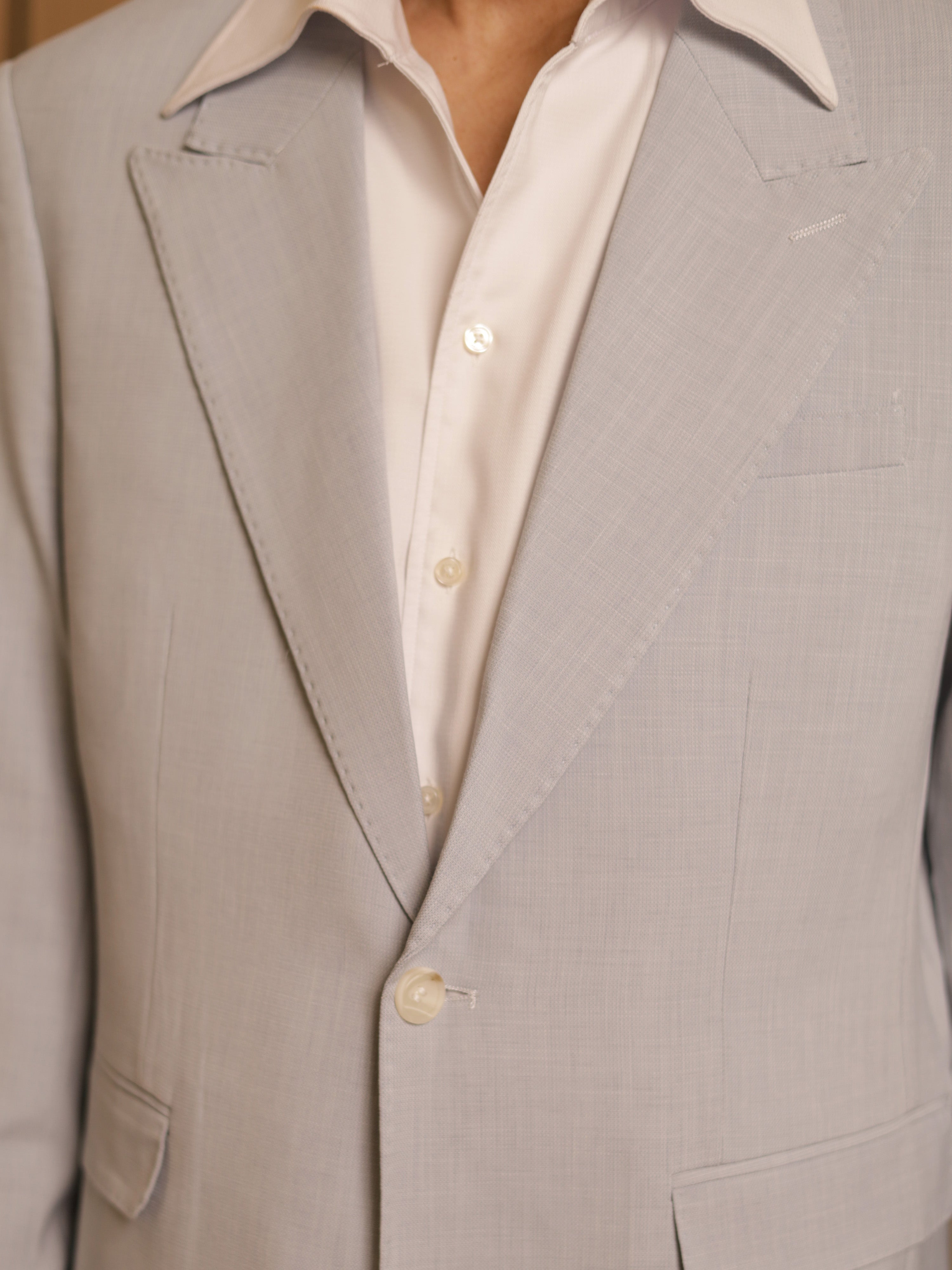 Neapolitan Peak Lapel Single Button Suit in Light Blue