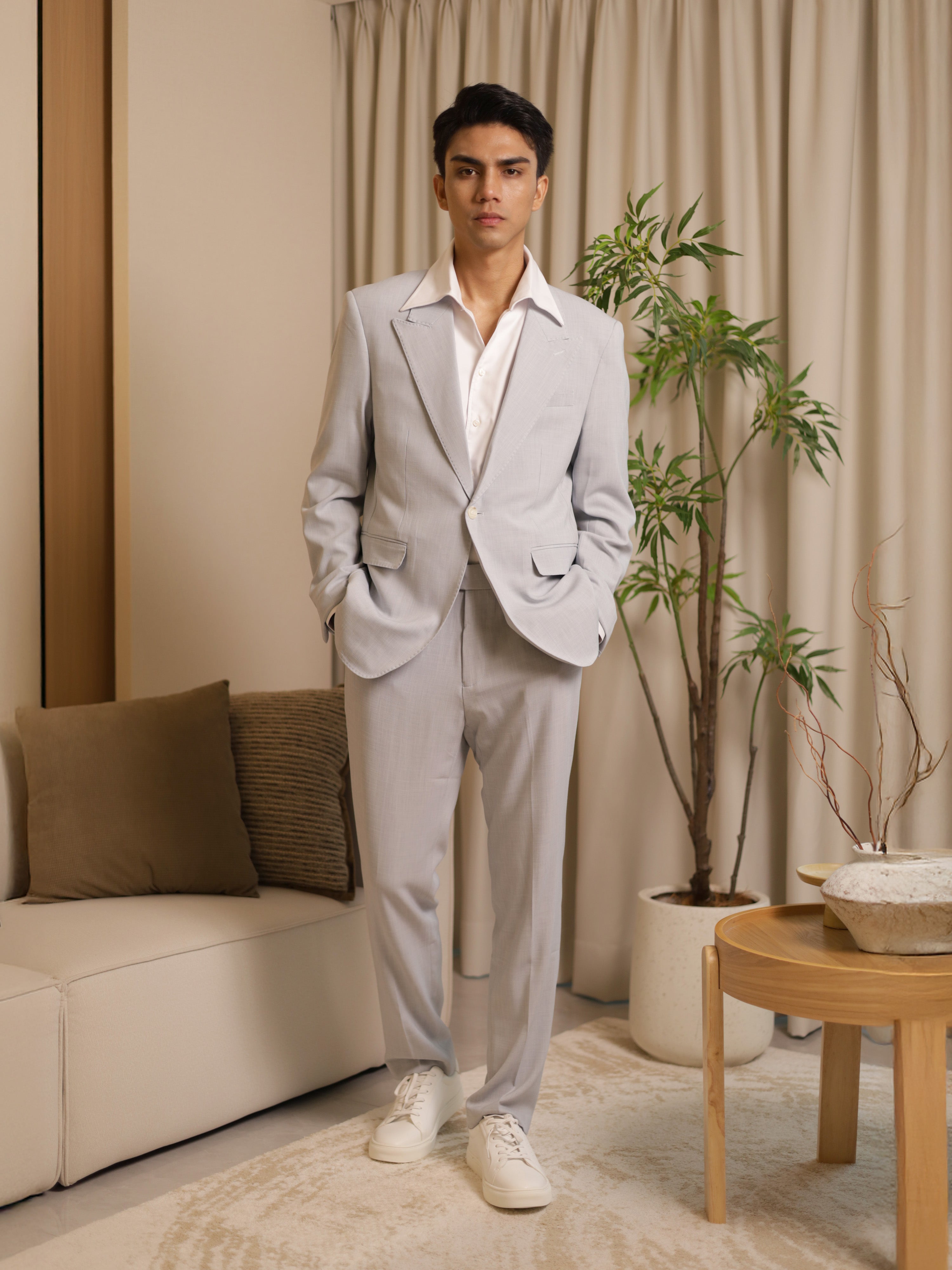 Neapolitan Peak Lapel Single Button Suit in Light Blue