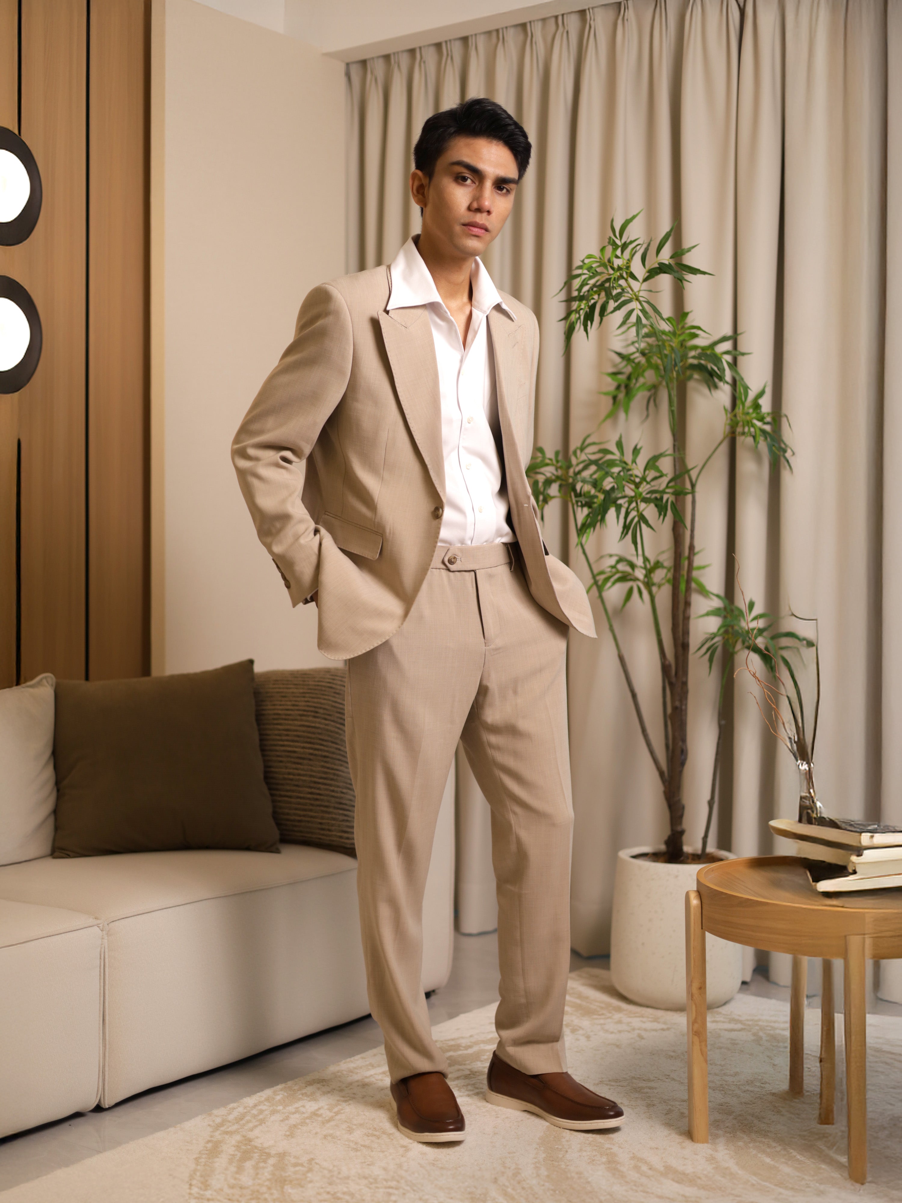 Neapolitan Peak Lapel Single Button Suit in Beige