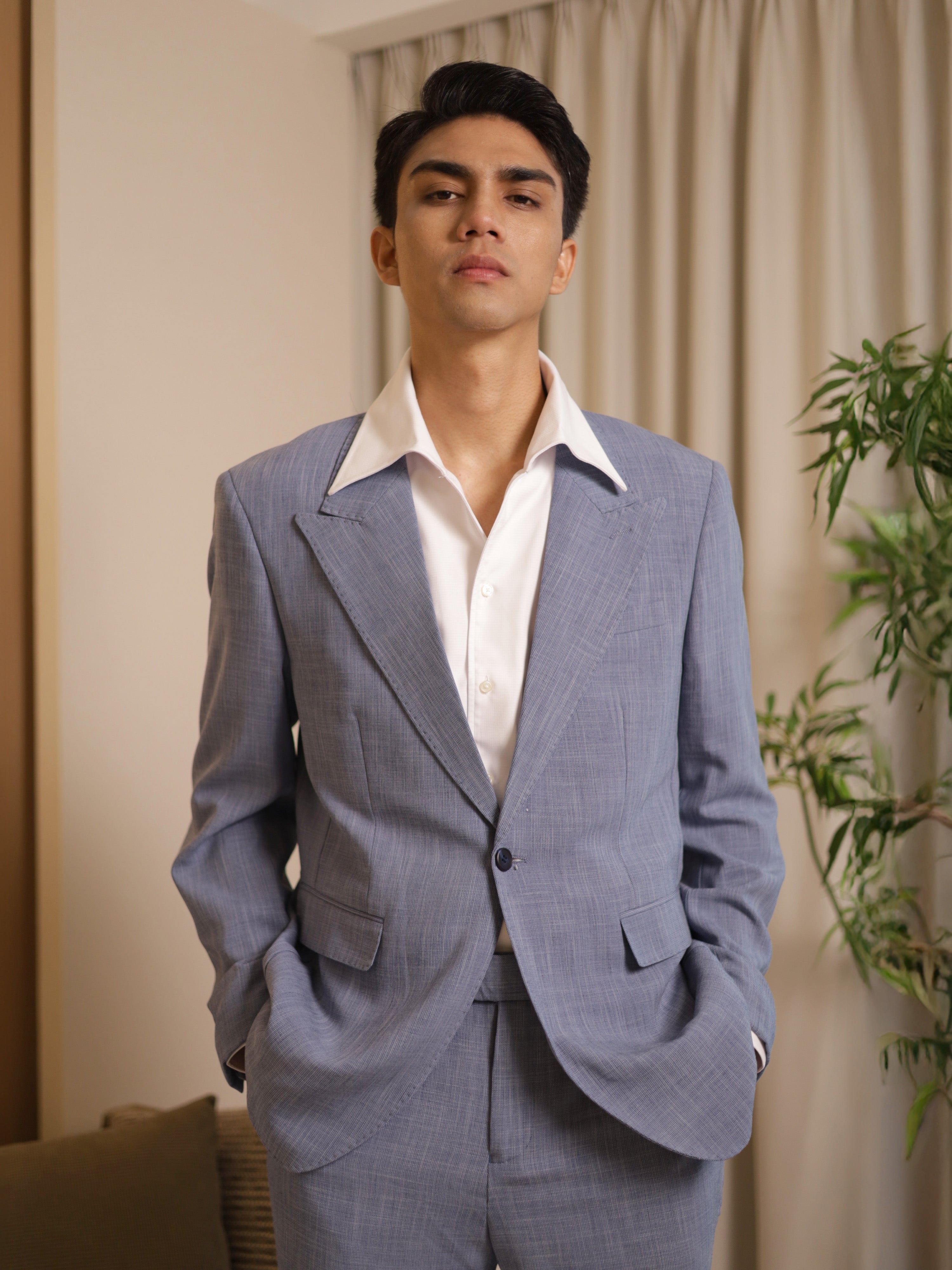 Neapolitan Peak Lapel Single Button Suit in Blue