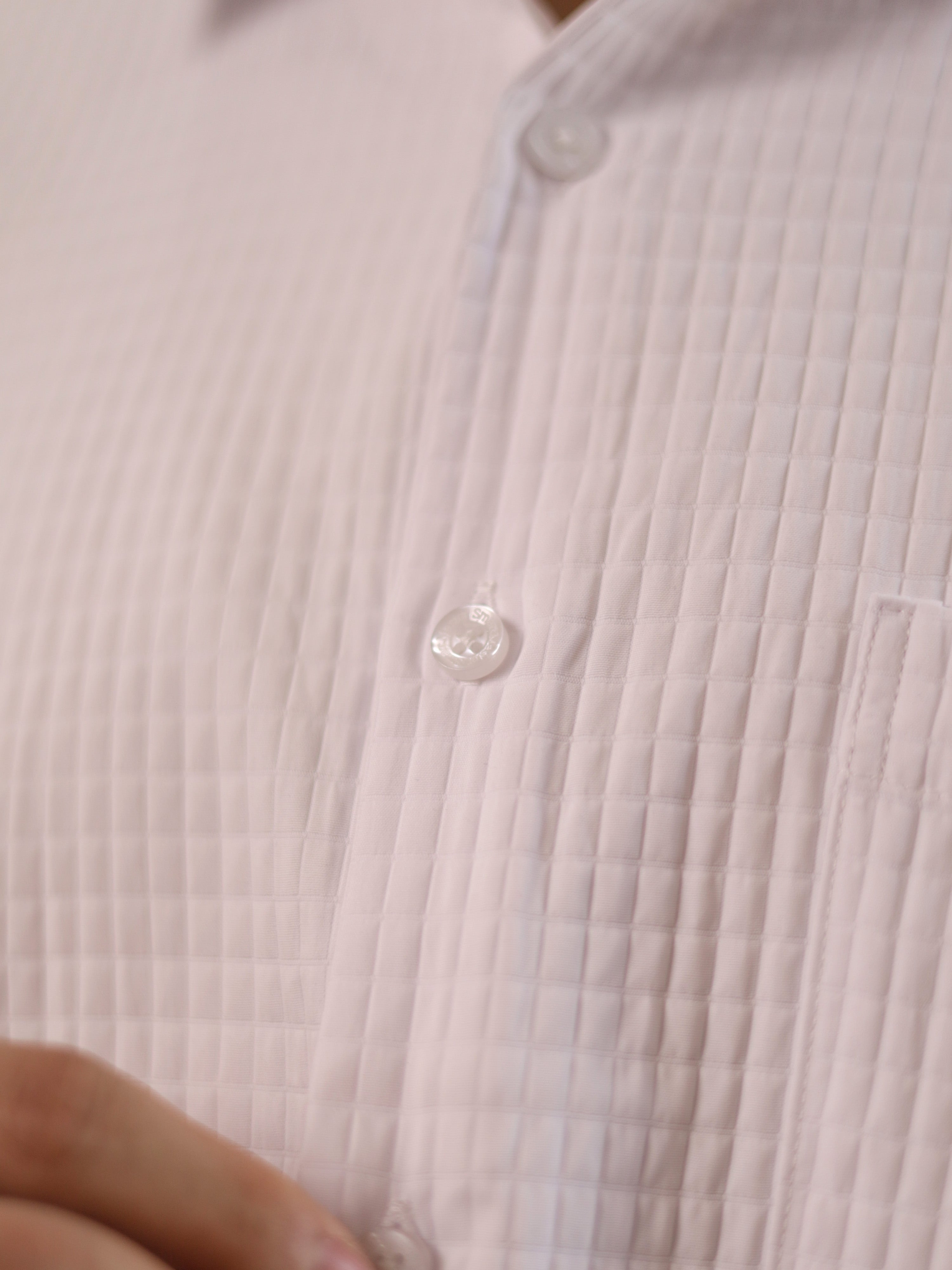 Matelassé-style White Casual Shirt